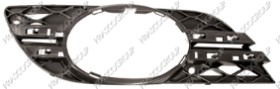 GRILLE DROITE DE PARE-CHOCS AVANT AVEC SIEGES ANTIBROUILLARD ET TROUS MOULURE